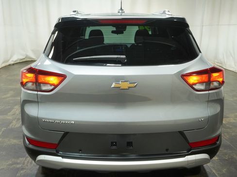 Used 2024 Chevrolet TrailBlazer LT w/ LT Cold Weather Package FWD image 5