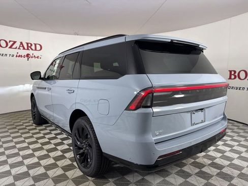 New 2025 Lincoln Navigator Reserve w/ Jet Appearance Package image 5