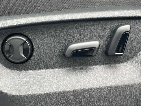 New 2026 Volkswagen Atlas SE FWD image 18