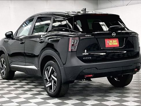 New 2026 Nissan Kicks SV image 4