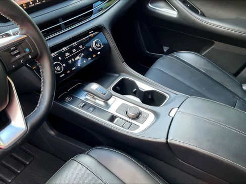 Used 2023 INFINITI QX60 Sensory w/ Vision Package image 16