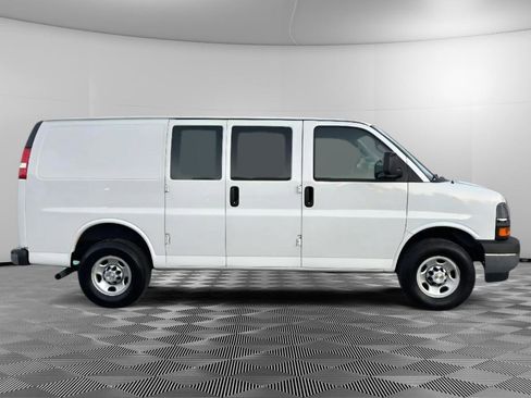 Used 2024 Chevrolet Express 2500 w/ Driver Convenience Package image 6
