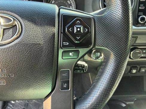 Used 2022 Toyota Tacoma TRD Off-Road AWD/4WD image 24