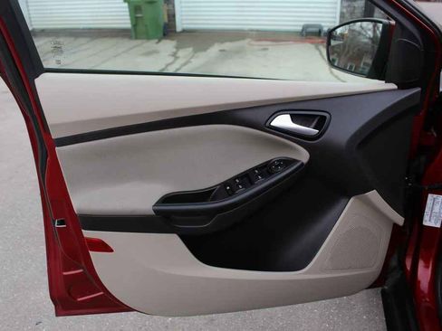 Used 2014 Ford Focus SE image 11