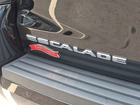 Used 2020 Cadillac Escalade Platinum AWD/4WD image 28