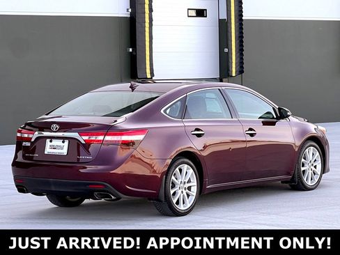 Used 2013 Toyota Avalon Limited image 2