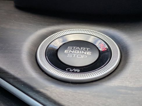 New 2025 Jeep Grand Cherokee L Limited w/ Black Appearance Package image 32