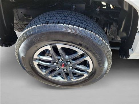 Used 2025 Toyota Tacoma TRD Sport RWD image 11