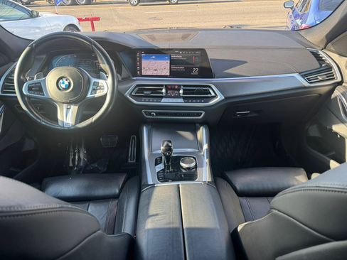 Used 2022 BMW X6 xDrive40i w/ M Sport Package image 29