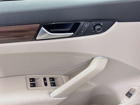 Used 2020 Volkswagen Passat 2.0T SEL image 15