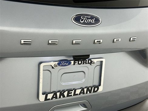 Used 2022 Ford Escape SE w/ SE Sport Appearance Package image 28