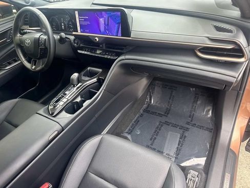 Used 2025 Toyota Crown AWD/4WD image 18