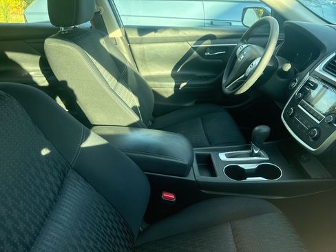 Used 2016 Nissan Altima 2.5 S w/ Power Driver Seat Package image 4