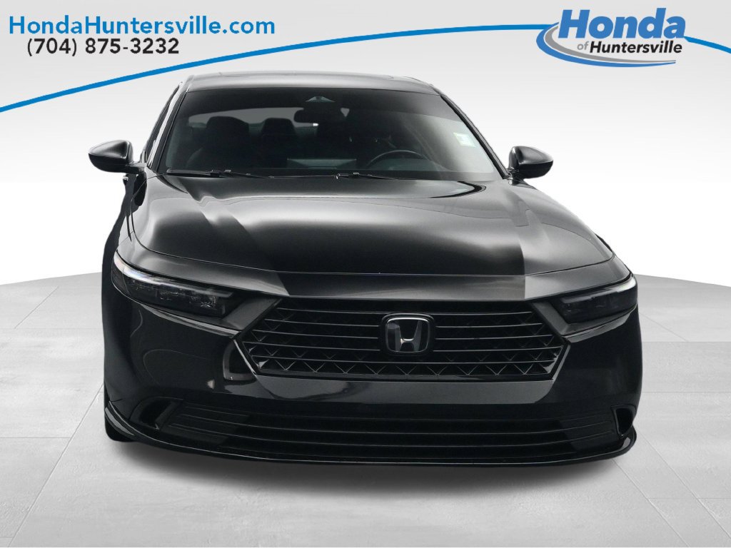 Used 2025 Honda Accord Sport image 2