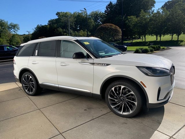 New 2026 Lincoln Aviator Reserve AWD/4WD image 7