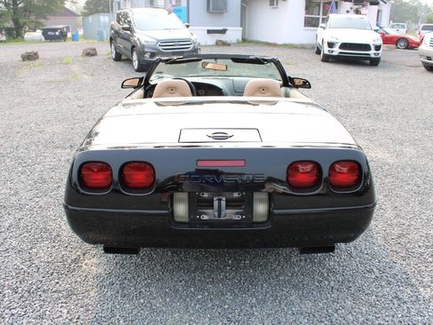 Used 1996 Chevrolet Corvette Convertible RWD image 8