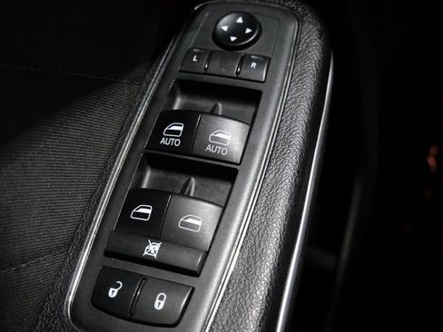 Used 2019 Dodge Charger SXT image 14