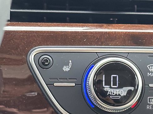 Used 2019 Audi A4 2.0T Premium FWD image 15
