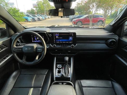 Used 2023 Chevrolet Colorado Trail Boss w/ Technology Package AWD/4WD image 11