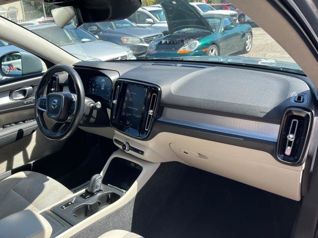 Used 2020 Volvo XC40 T5 Momentum AWD/4WD image 19