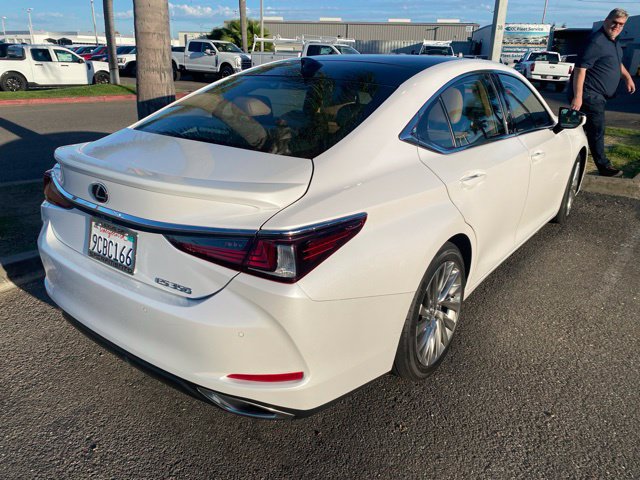 Used 2022 Lexus ES 350 w/ Accessory Package FWD image 3