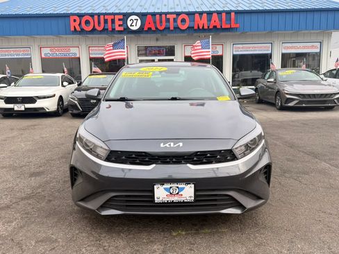 Used 2024 Kia Forte LXS FWD image 3
