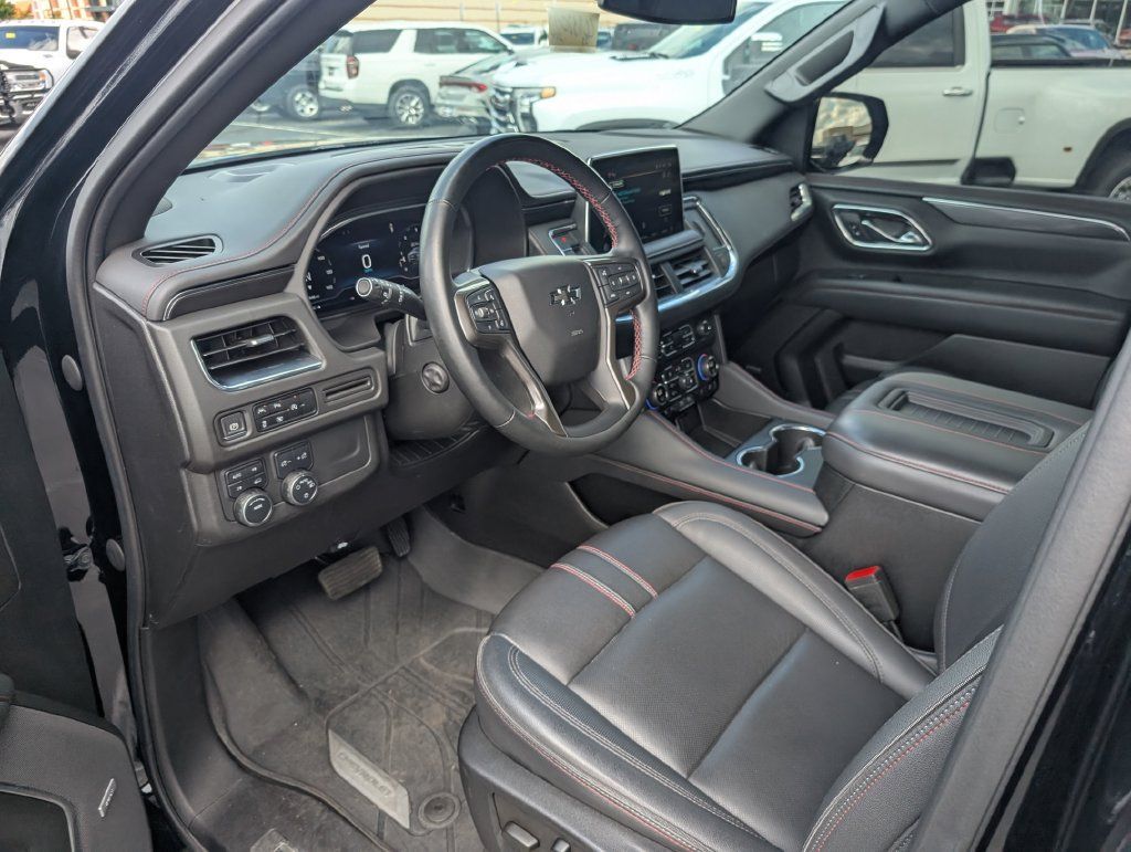 Used 2023 Chevrolet Suburban RST w/ Luxury Package AWD/4WD image 12