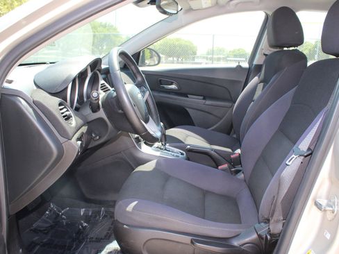 Used 2013 Chevrolet Cruze LT image 7