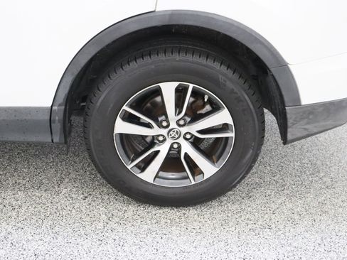 Used 2018 Toyota RAV4 XLE w/ Plus Extra Value Package AWD/4WD image 10