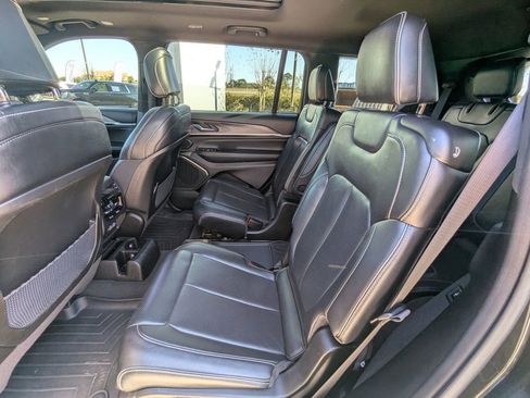 Used 2023 Jeep Grand Cherokee L Overland image 15