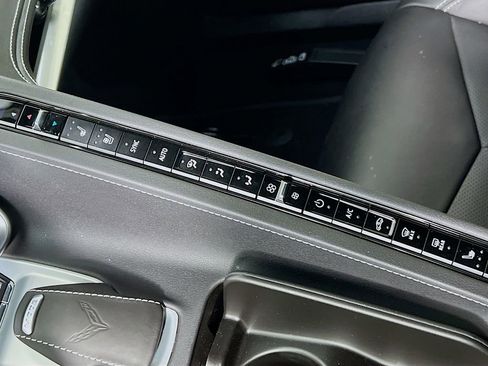 Certified 2022 Chevrolet Corvette Stingray Preferred Cpe RWD image 16