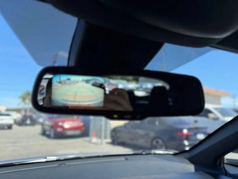 Used 2018 Toyota C-HR XLE FWD image 39
