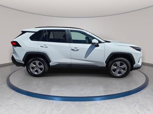 Used 2023 Toyota RAV4 XLE AWD/4WD image 5