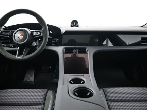 New 2026 Porsche Taycan image 9