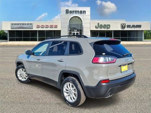 Certified 2022 Jeep Cherokee Latitude Lux w/ Mopar Interior Package image 7