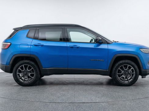 Used 2025 Jeep Compass Trailhawk AWD/4WD image 11