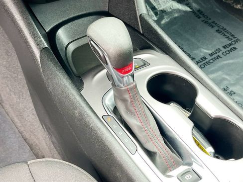 Used 2024 Chevrolet Malibu RS FWD image 16