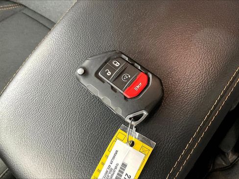 Used 2024 Jeep Wrangler Unlimited Sahara image 10