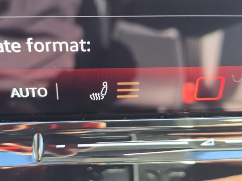 New 2026 Volkswagen Tiguan SE image 9