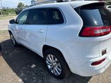 Used 2018 Jeep Cherokee Overland image 3