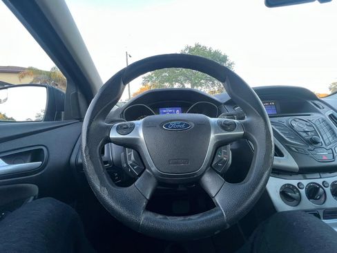 Used 2013 Ford Focus SE FWD image 7