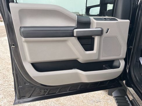 Used 2019 Ford F250 XLT w/ XLT Value Package image 34