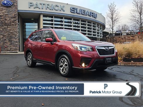 Used 2021 Subaru Forester Premium image 1