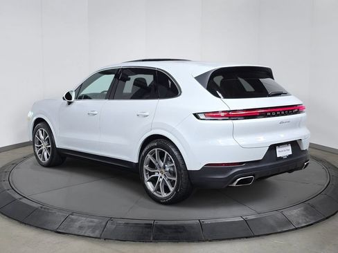 Certified 2024 Porsche Cayenne AWD/4WD image 3
