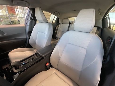 New 2026 Toyota Prius LE image 10