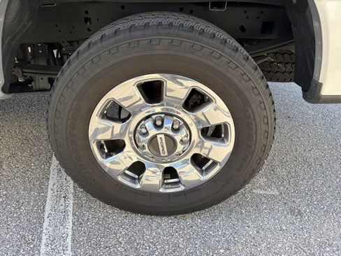 Used 2023 Ford F250 Lariat w/ Chrome Package image 26