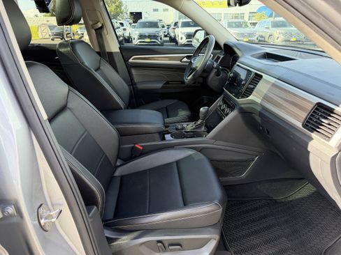 Used 2021 Volkswagen Atlas SEL AWD/4WD image 37