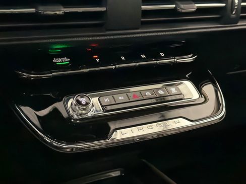 Certified 2025 Lincoln Corsair AWD w/ Equipment Group 101A image 28