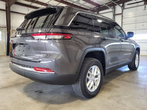 New 2025 Jeep Grand Cherokee Laredo w/ Luxury Tech Group I image 5