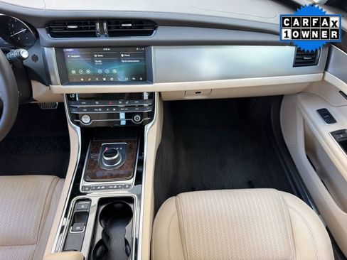 Used 2020 Jaguar XF Prestige AWD/4WD image 30